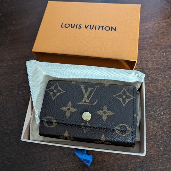 BRAND New in BOX Authentic Louis Vuitton 6 Key Holder - Picture 9 of 14